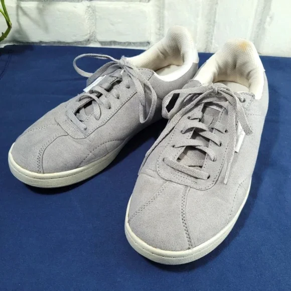❤️ Champion Sueded Finish Low Profile Sneakers - Picture 3 of 8